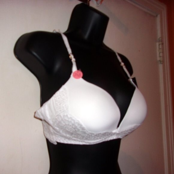 Youmita White Demi Soft Cup Lace  34C Bra NWT - Picture 2 of 9